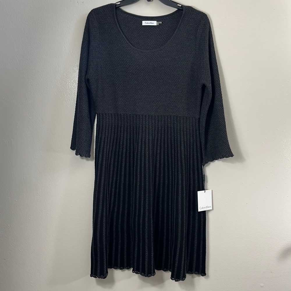 Calvin Klein black/gray three-quarter sleeve midi pleated sweater dress size L